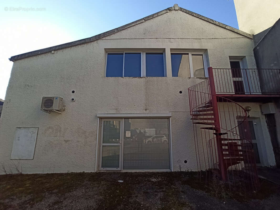 Commerce à SAINT-JUNIEN