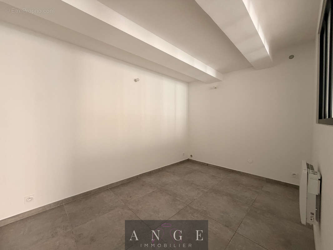 Appartement Type 1 La Farlède centre - photo 5