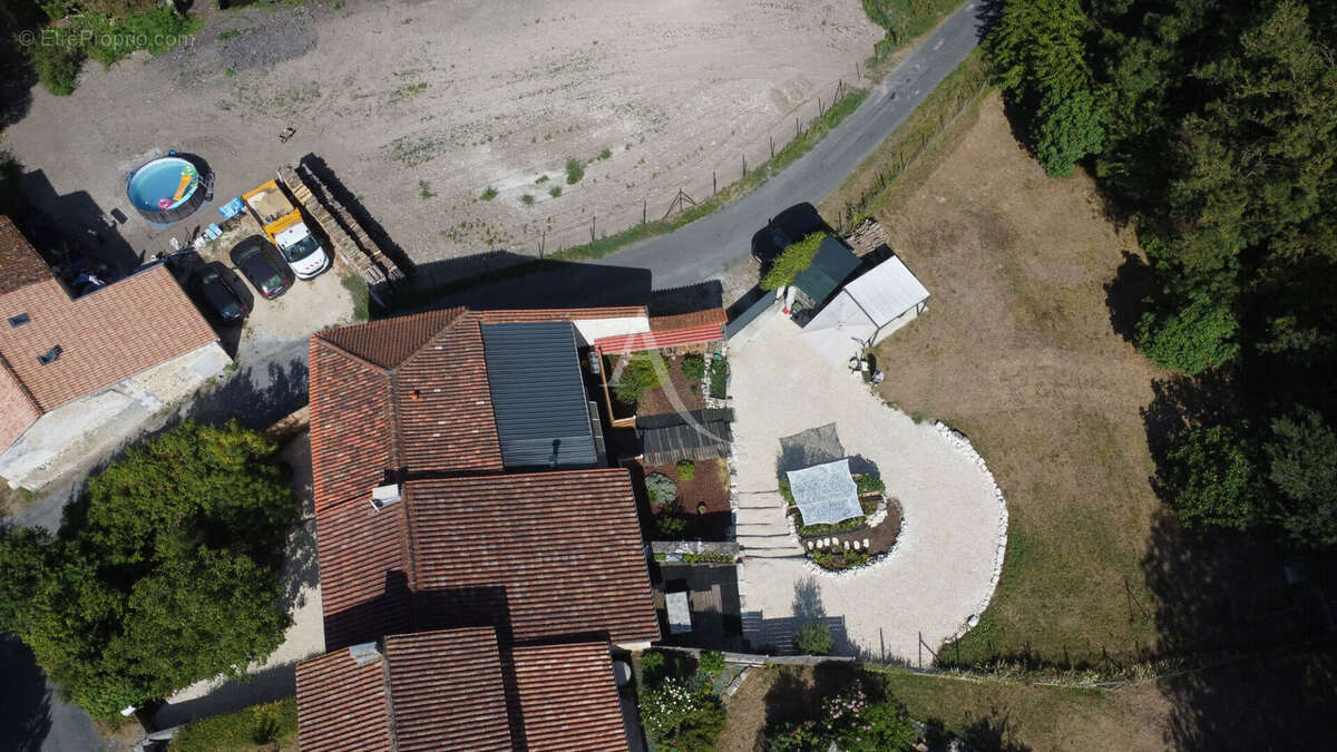 EXCLUSIVITÉ ! Rare à Courcoury : Maison rénovée + logement locatif indépendant sur 1900 m² arborés - photo 18
