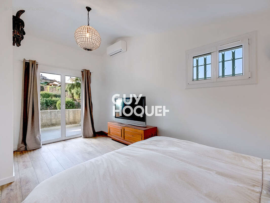 Villa rénovée avec élégance dans un quartier prisé de Mouans-Sartoux - photo 10