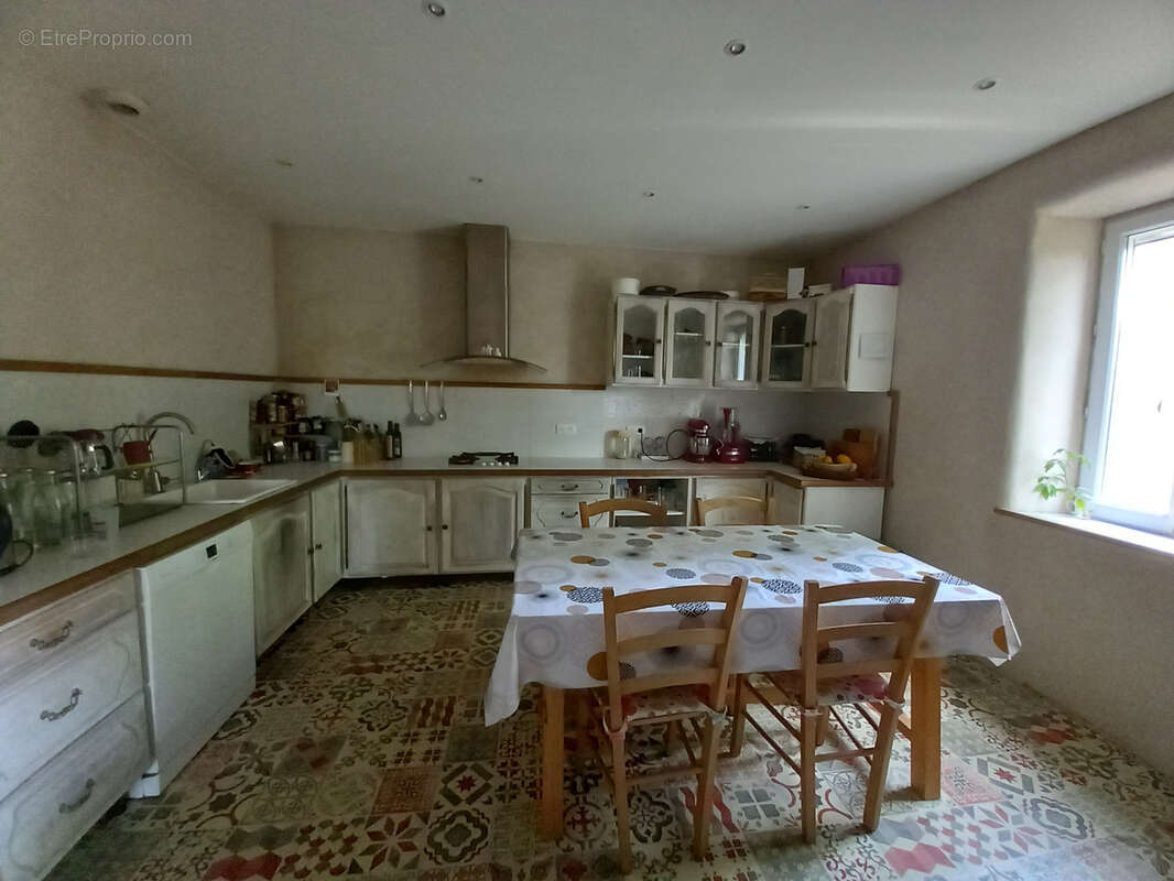 Propriete corps de ferme avec 39 000 m2 de terrain - photo 4