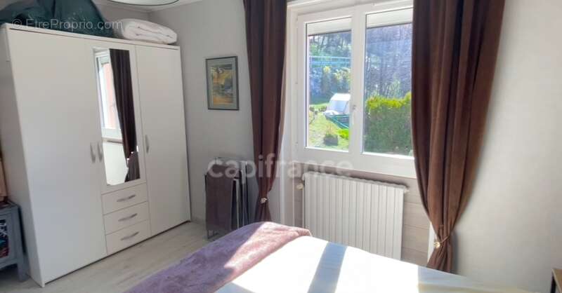 Maison à SAINT-MARTIN-DE-LA-PORTE