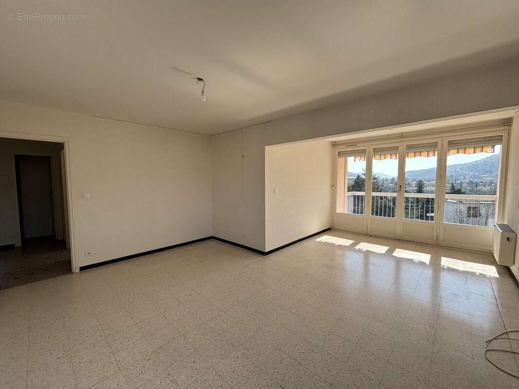 Appartement à PRIVAS