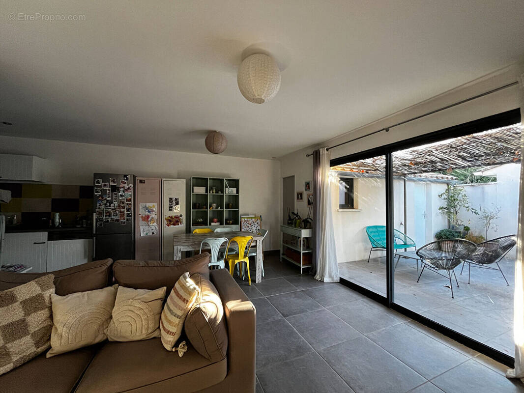 Maison à L&#039;ISLE-SUR-LA-SORGUE