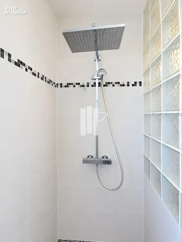 A vendre appartement 2 pieces dernier etage piscine parking et cave - photo 10