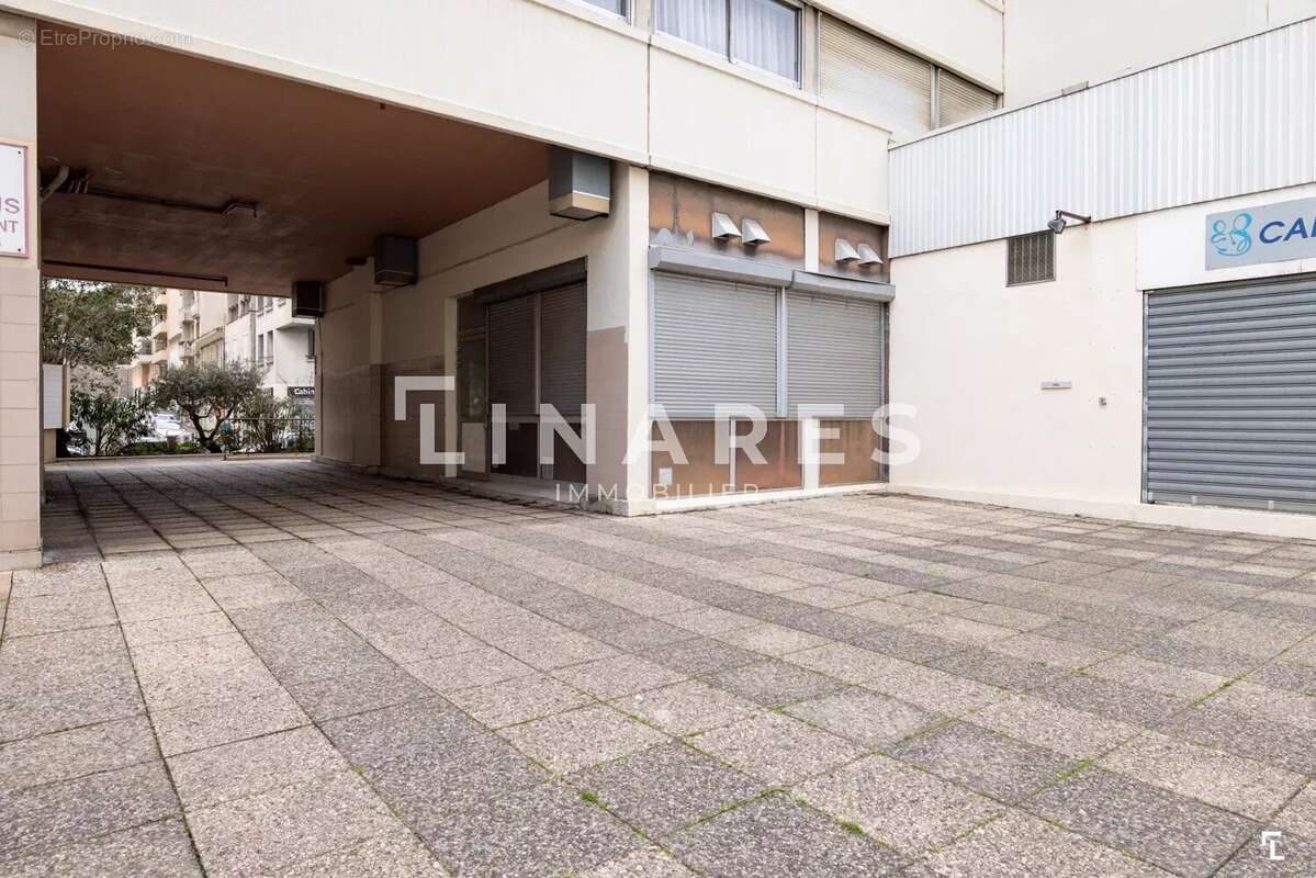 Commerce à MARSEILLE-4E