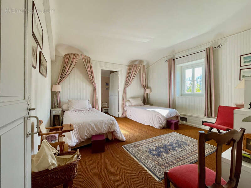 Maison à SAINT-MARTIN-DE-SEIGNANX