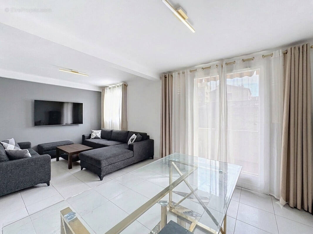Appartement à MARSEILLE-3E