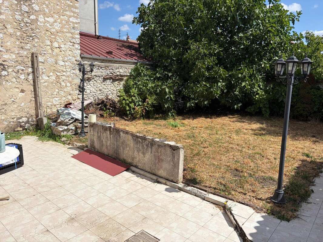 Commerce 350 m² à Saint-Mammes  - photo 8