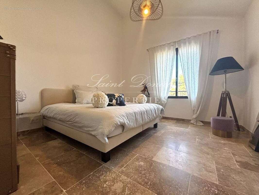 Appartement à MOUGINS