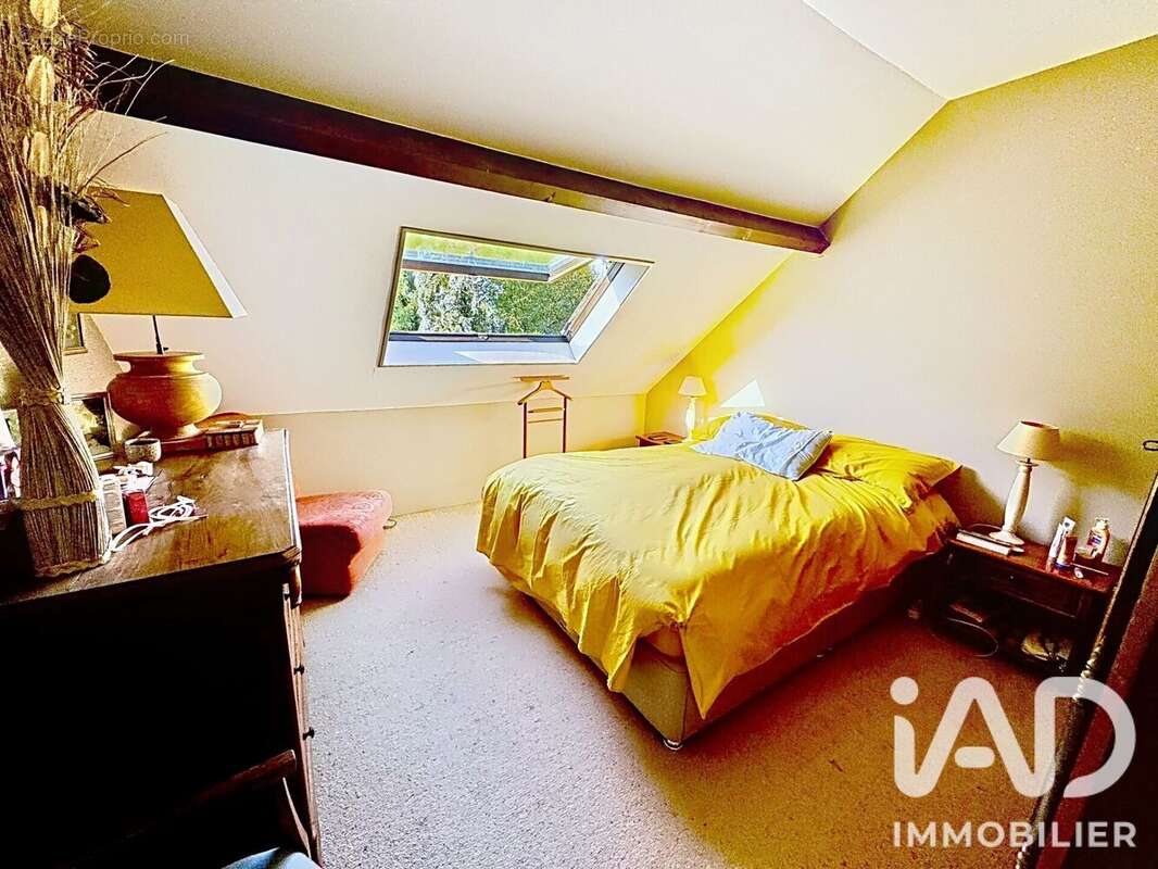 Maison 148 m² à Crecy-La-Chapelle  - photo 7
