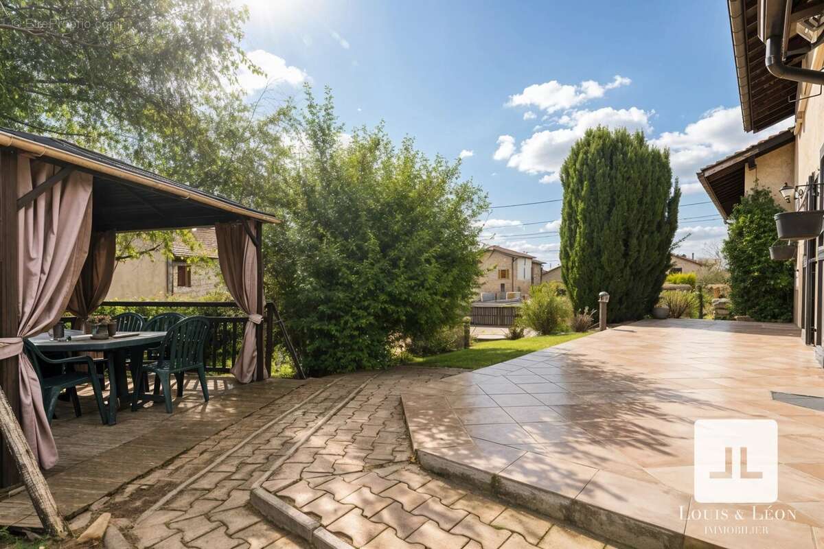 Maison à SAINT-MARTIN-DU-MONT