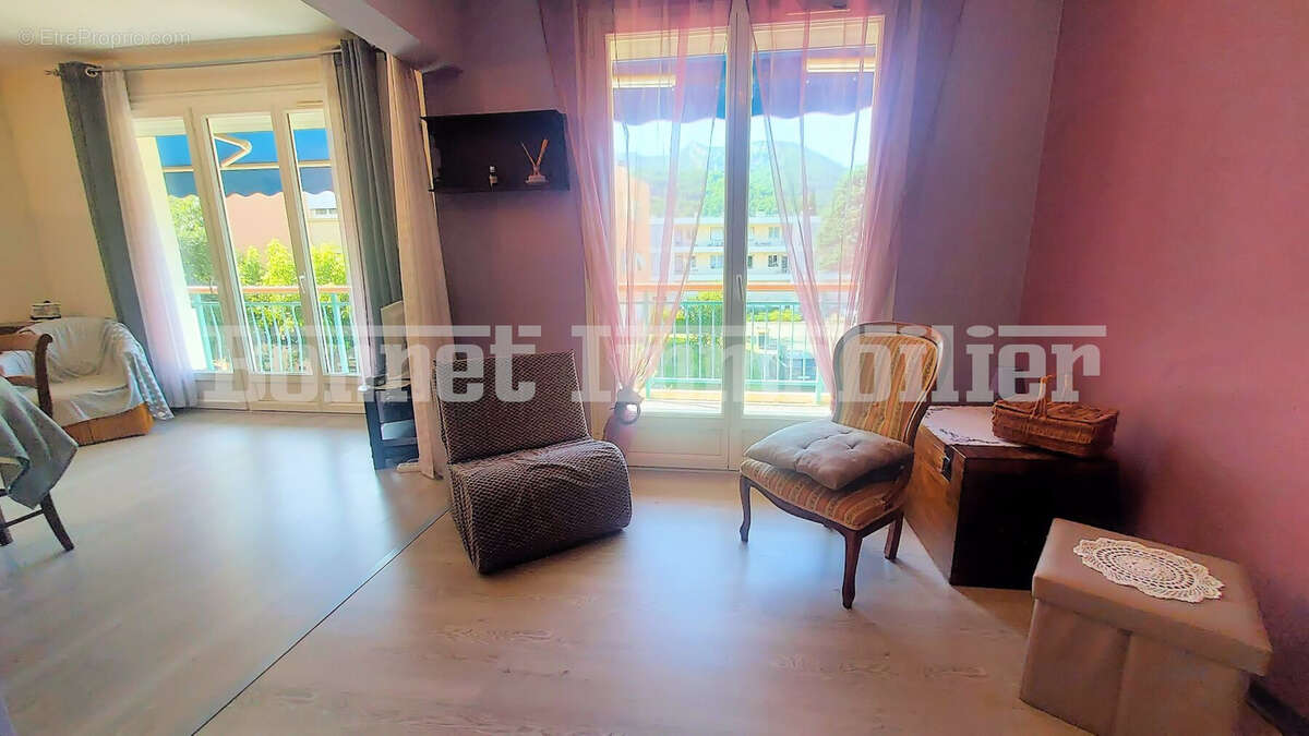 Spacieux appartement T4 avec cave et garage - photo 3