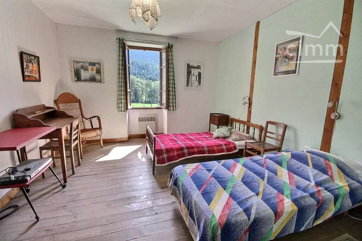 Maison à BOURGET-EN-HUILE