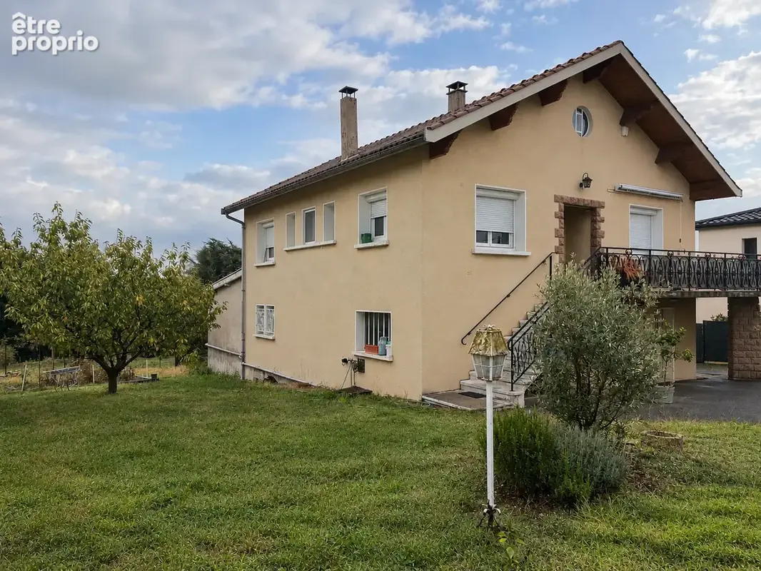 Photo Maison à Saint-Martin-La-Plaine au prix de 345 000€
