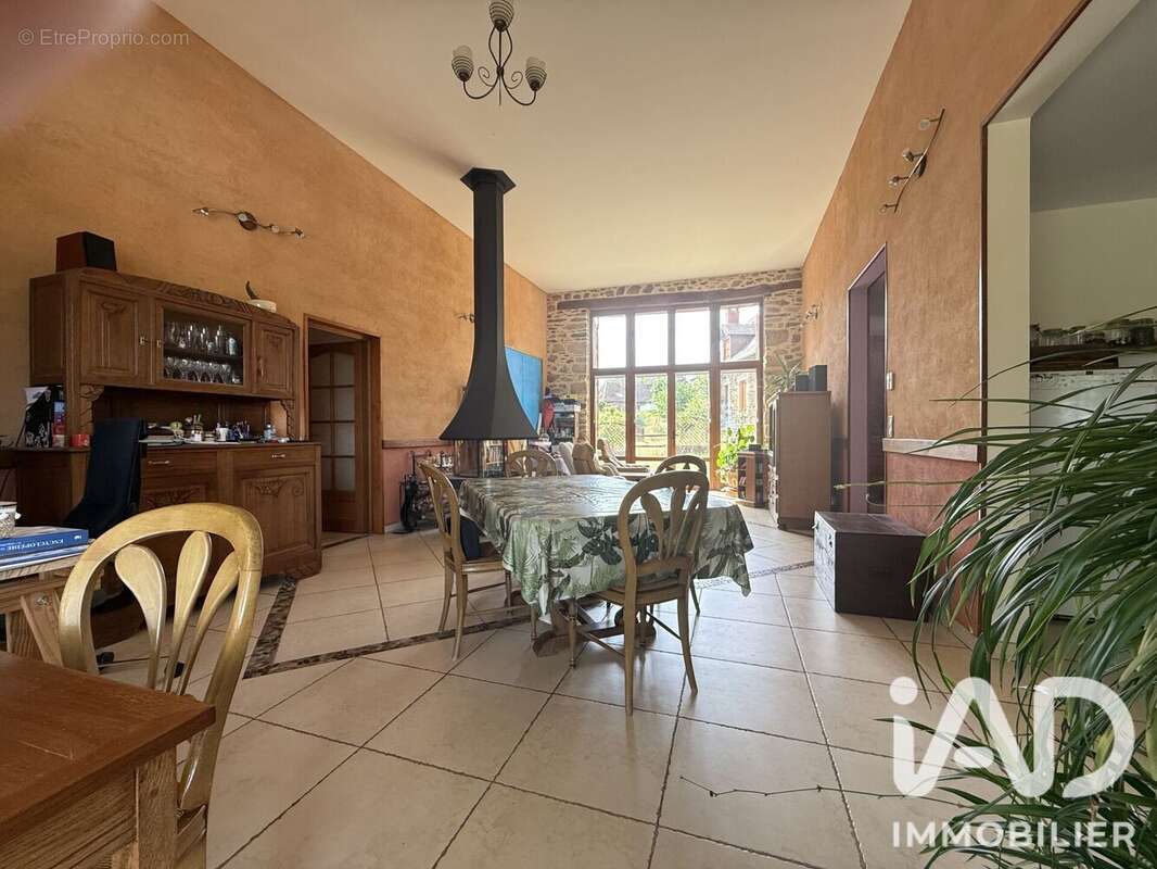 Maison 235 m² à Vicq-Sur-Breuilh  - photo 4