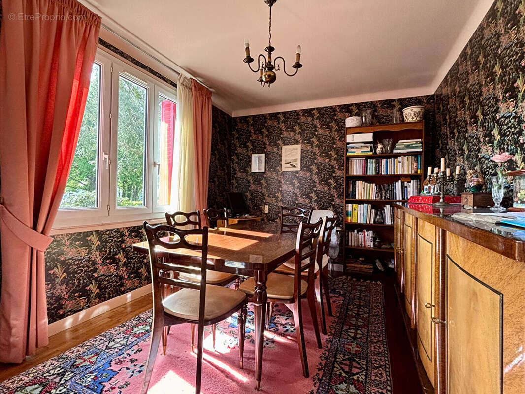 Maison à LA CHAPELLE-DES-MARAIS