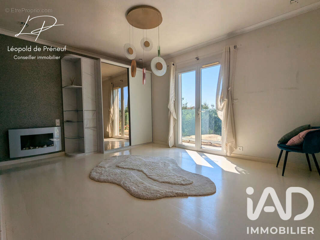 Maison 250 m² à Hyeres  - photo 6
