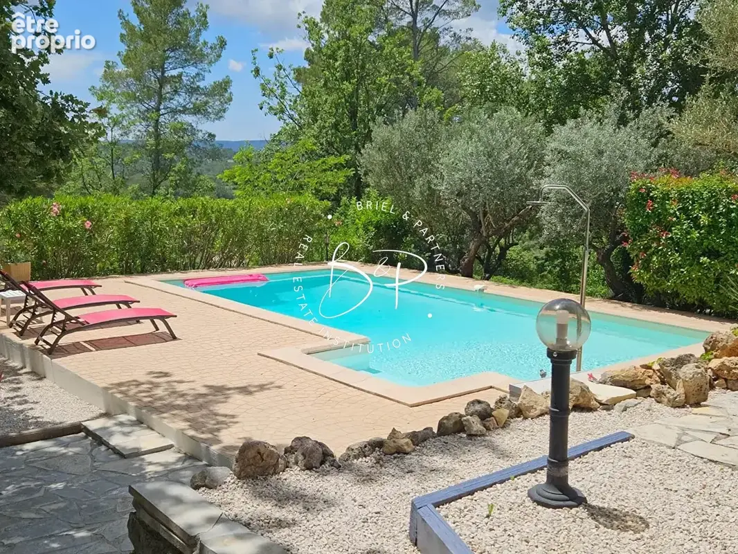 Villa de charme avec piscine et oliviers -sur terrain dominant. - photo 3