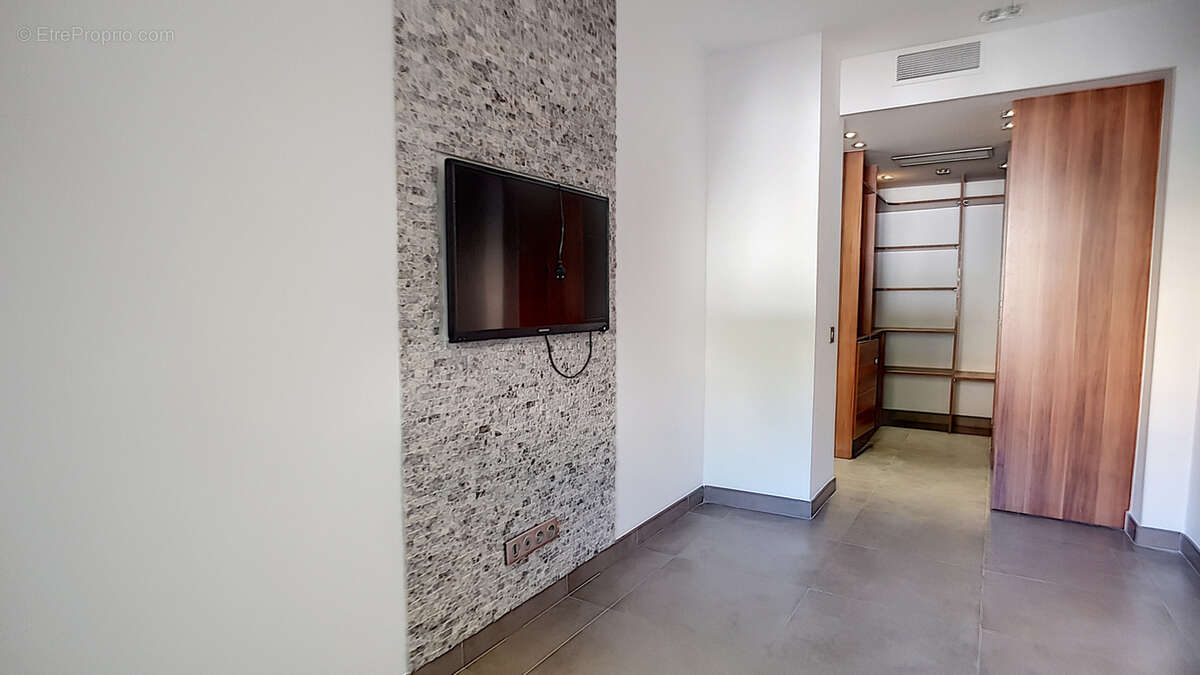 Appartement à VALLAURIS