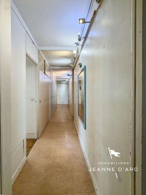 VERSAILLES – Entre Saint-Jean Hulst et la gare Rive Droite - Appartement traversant – 110 m² – 5 pièces – 4 chambres - photo 7