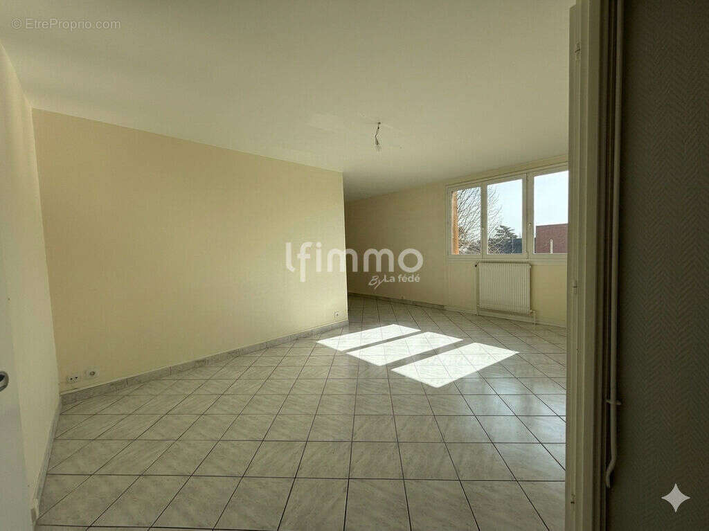 Appartement à PIERRE-BENITE