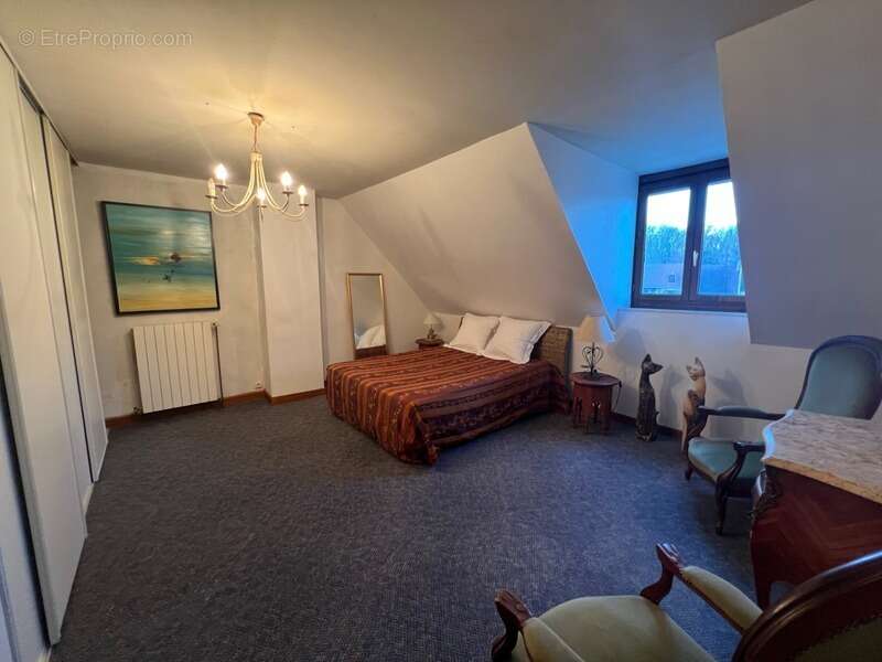 Maison à DAMPIERRE-EN-YVELINES