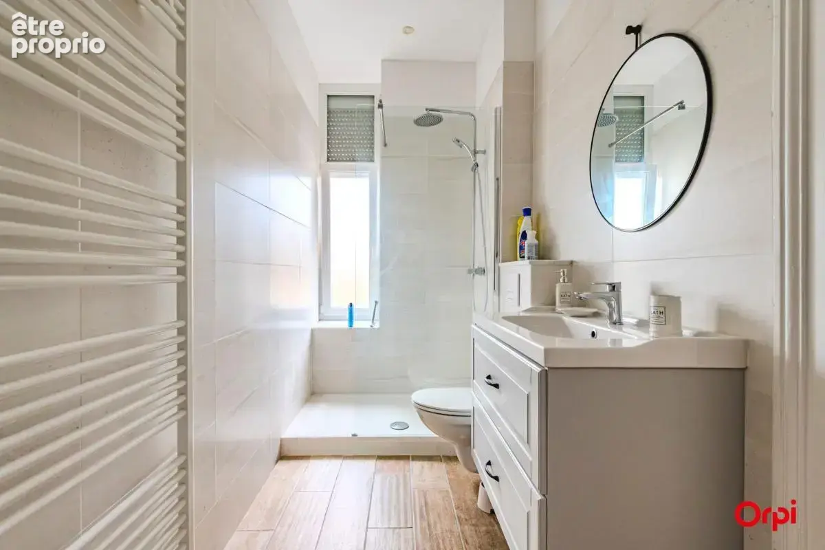 T2 44 m² rénové – Secteur Coutures – Aucun travaux – Faibles charges - photo 4