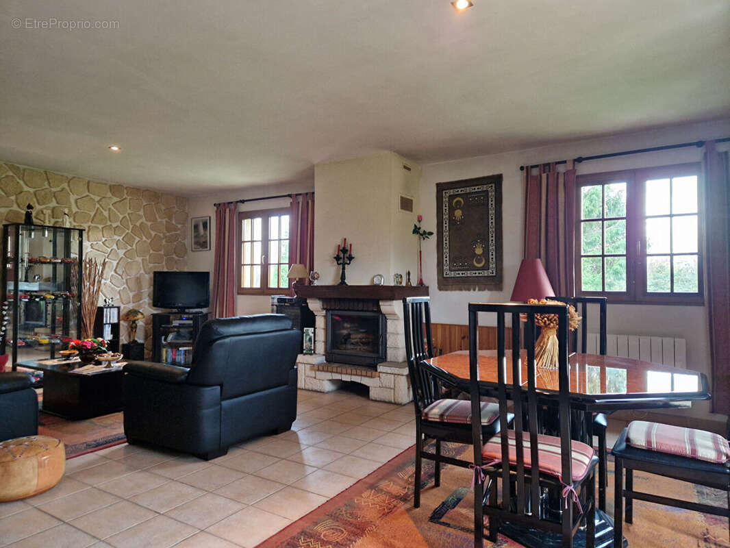 Maison à MOYAUX
