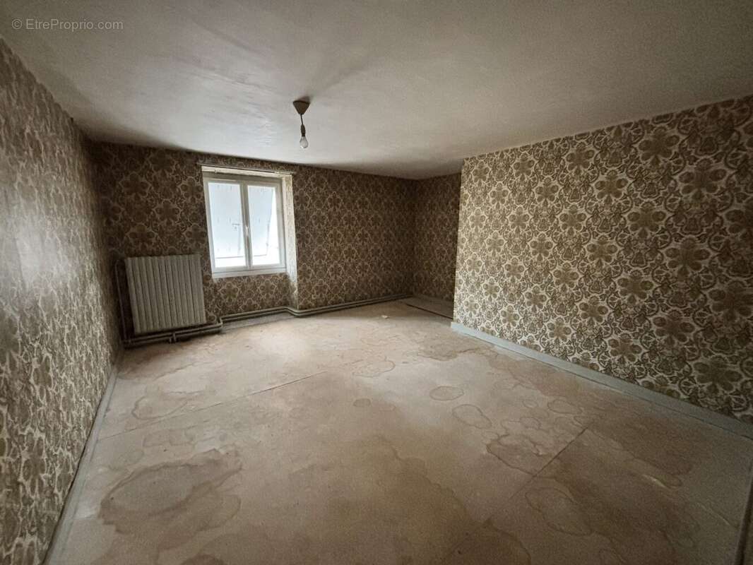 Maison à NEUVILLE-DE-POITOU