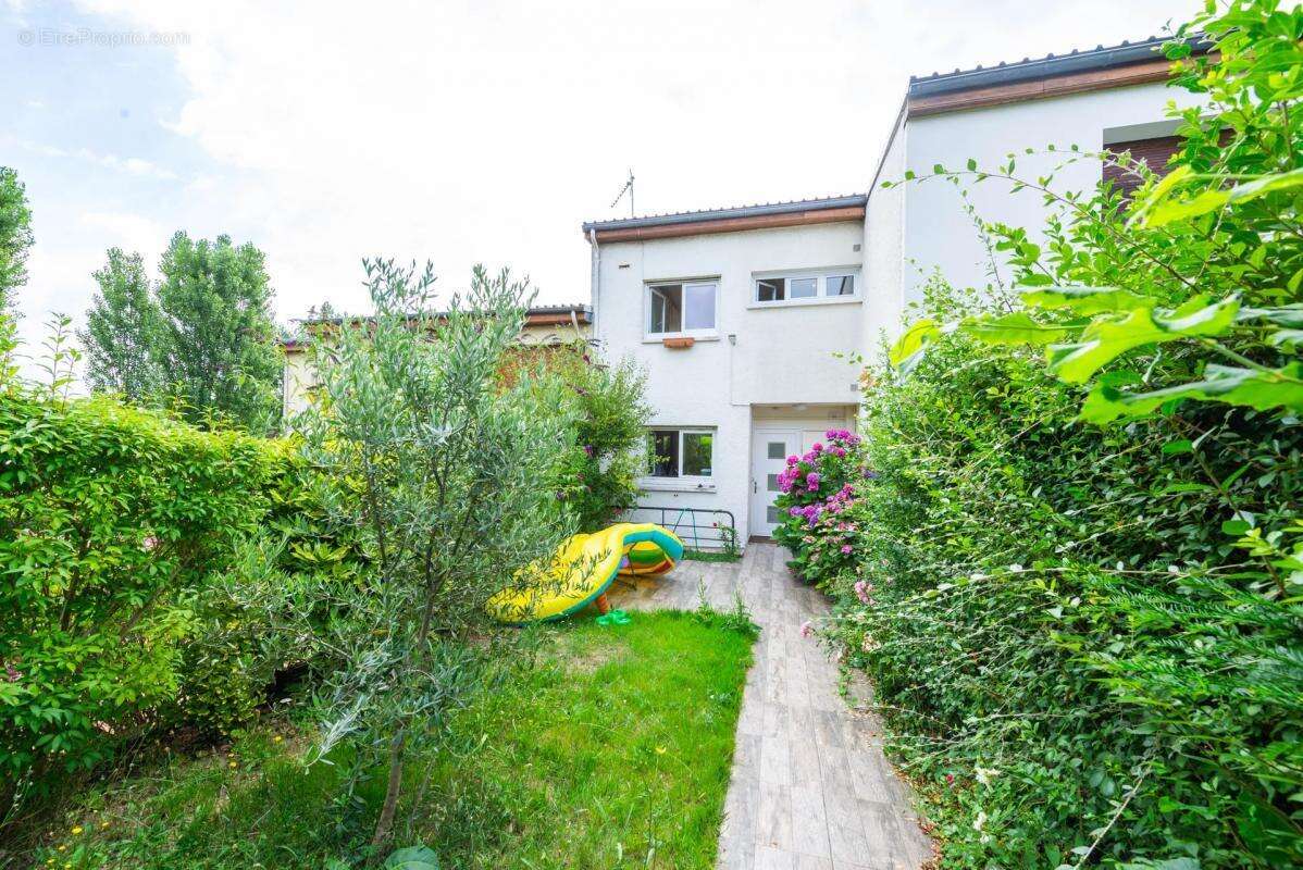 Maison à LA CELLE-SAINT-CLOUD