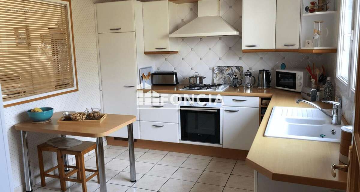 Maison à SAINTE-GENEVIEVE-DES-BOIS