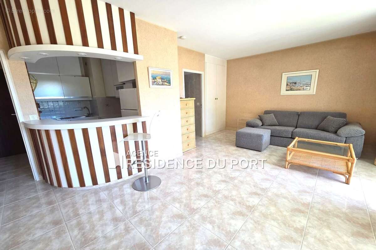 Appartement à MANDELIEU-LA-NAPOULE