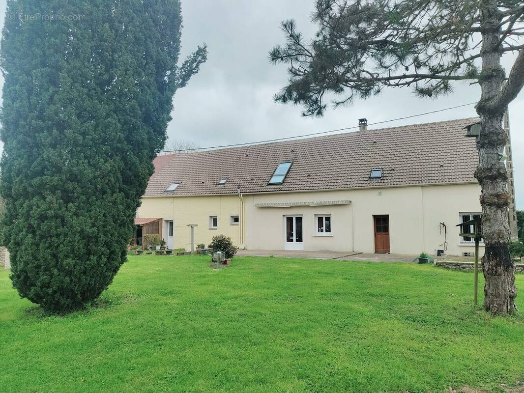 Maison à NEAUPHE-SOUS-ESSAI