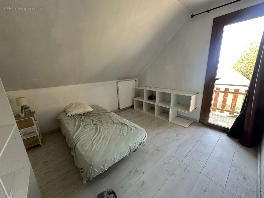 Commerce à SAINT-LEGER-LES-MELEZES