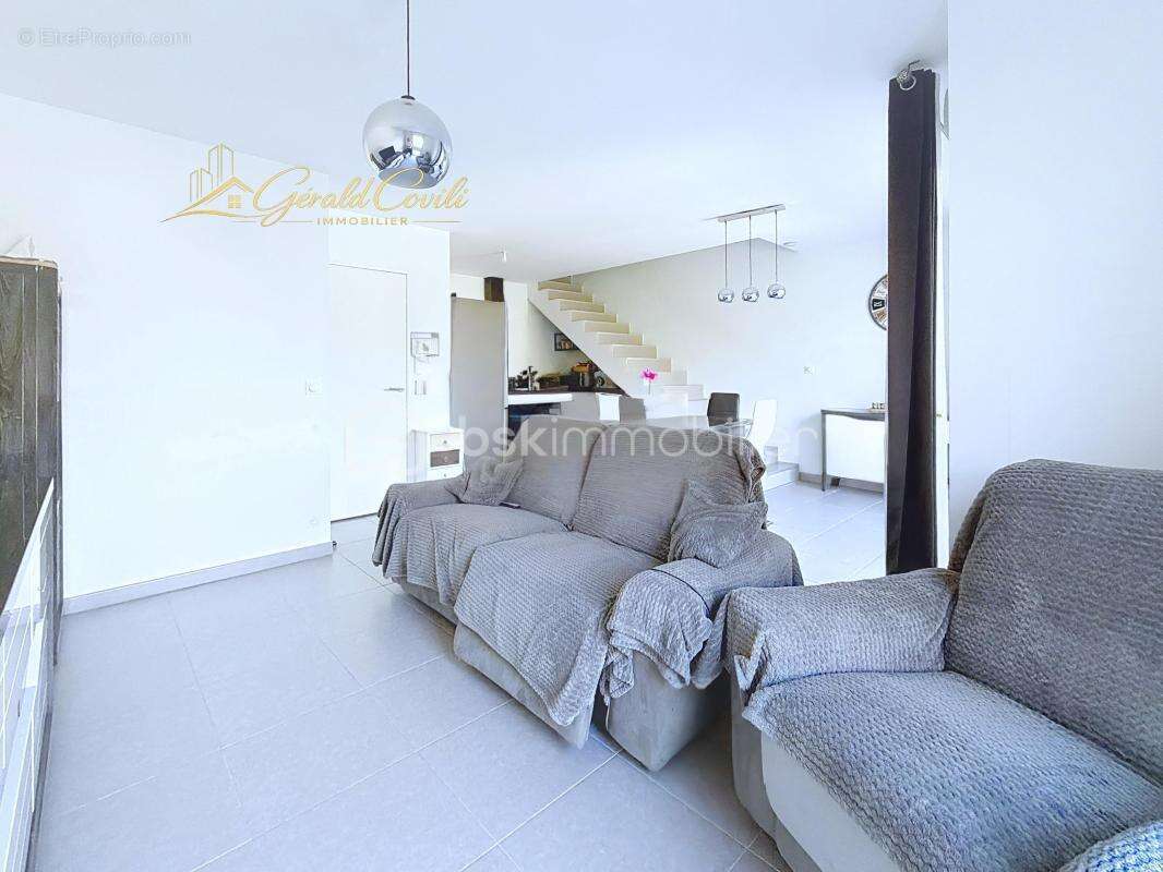 Appartement à AURIBEAU-SUR-SIAGNE