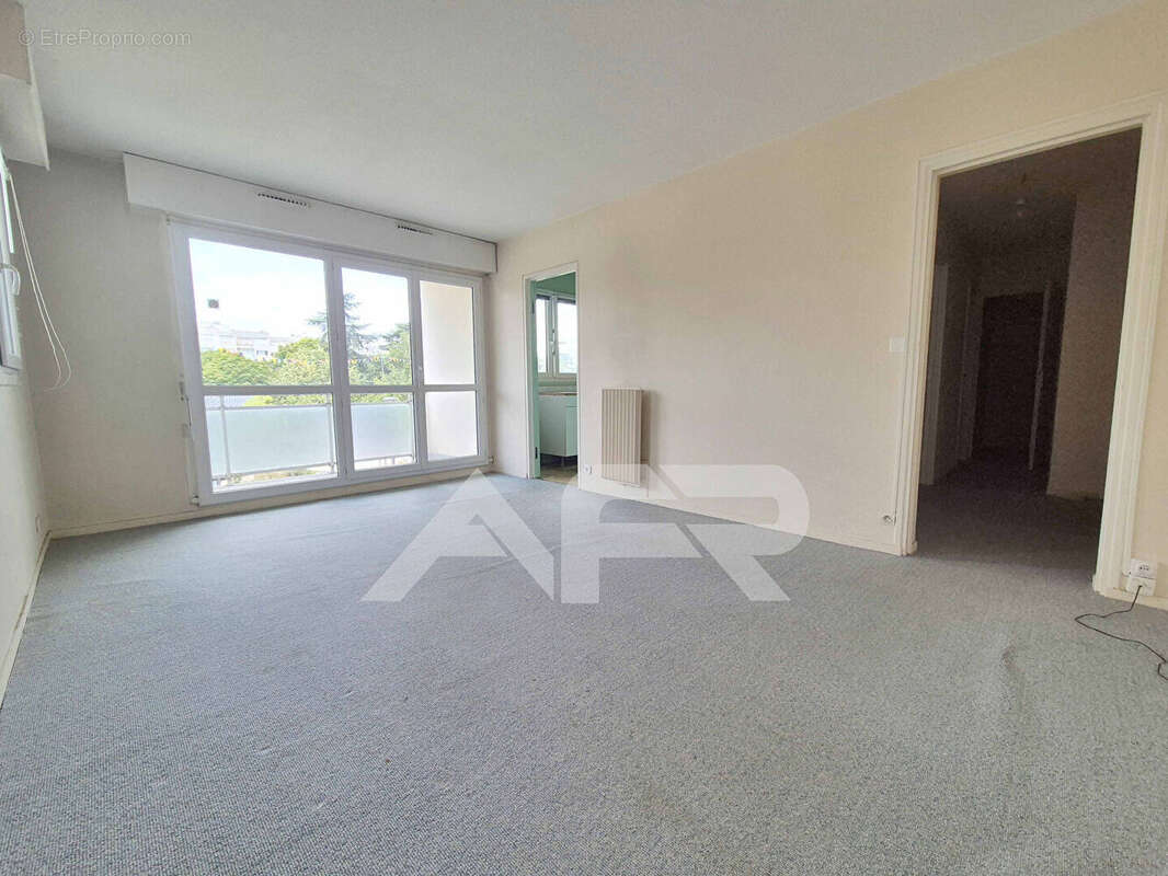 2 pieces a renover avec balcon - photo 8