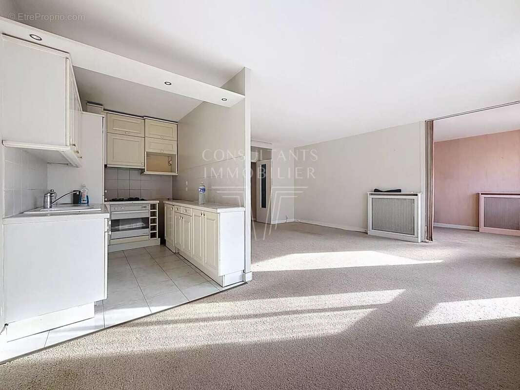 Appartement à PARIS-17E