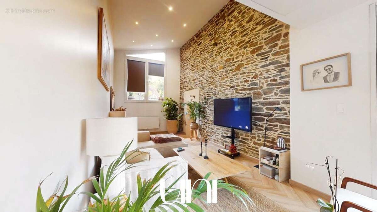 Maison à TROIS-MONTS