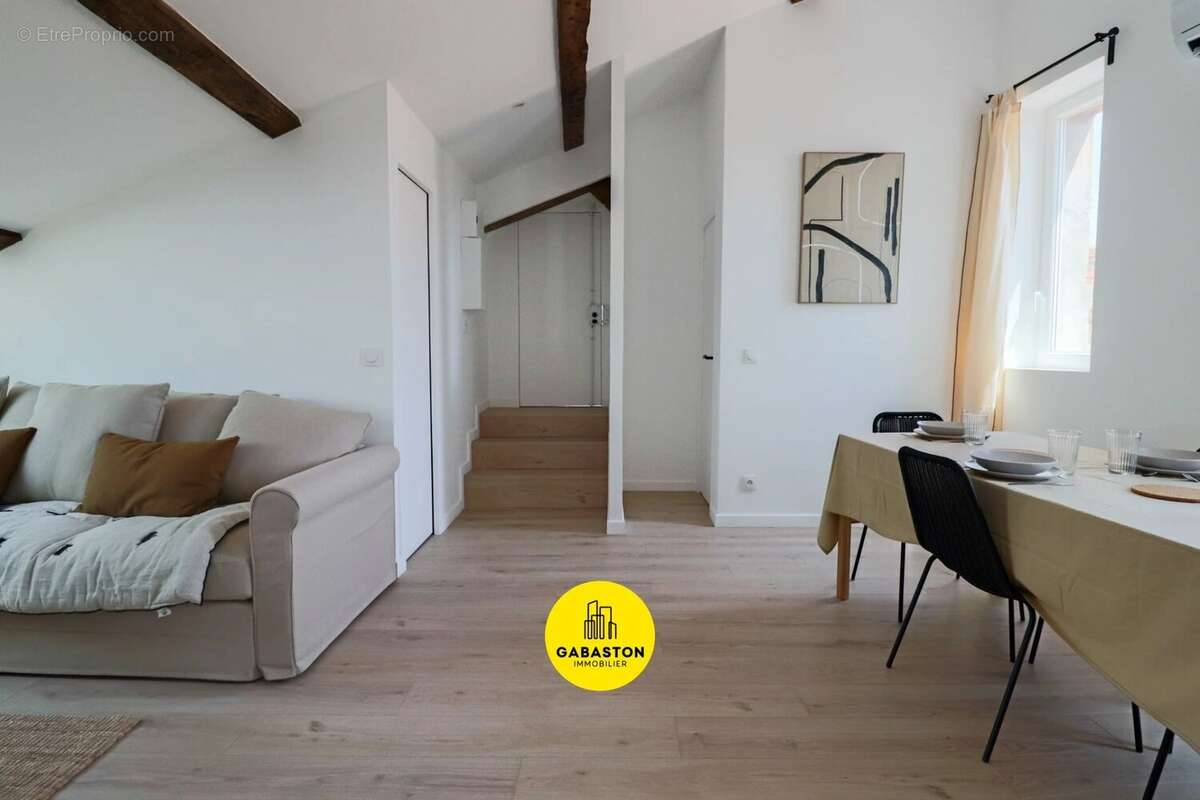 Appartement à MARSEILLE-5E