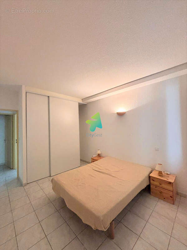 Appartement T3 69.57m2 + Terrasse + Cellier + Parkings - photo 4