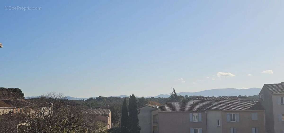 Appartement à LE CANNET-DES-MAURES