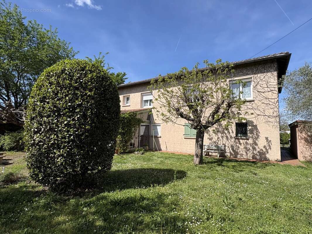 Maison à LA SALVETAT-SAINT-GILLES