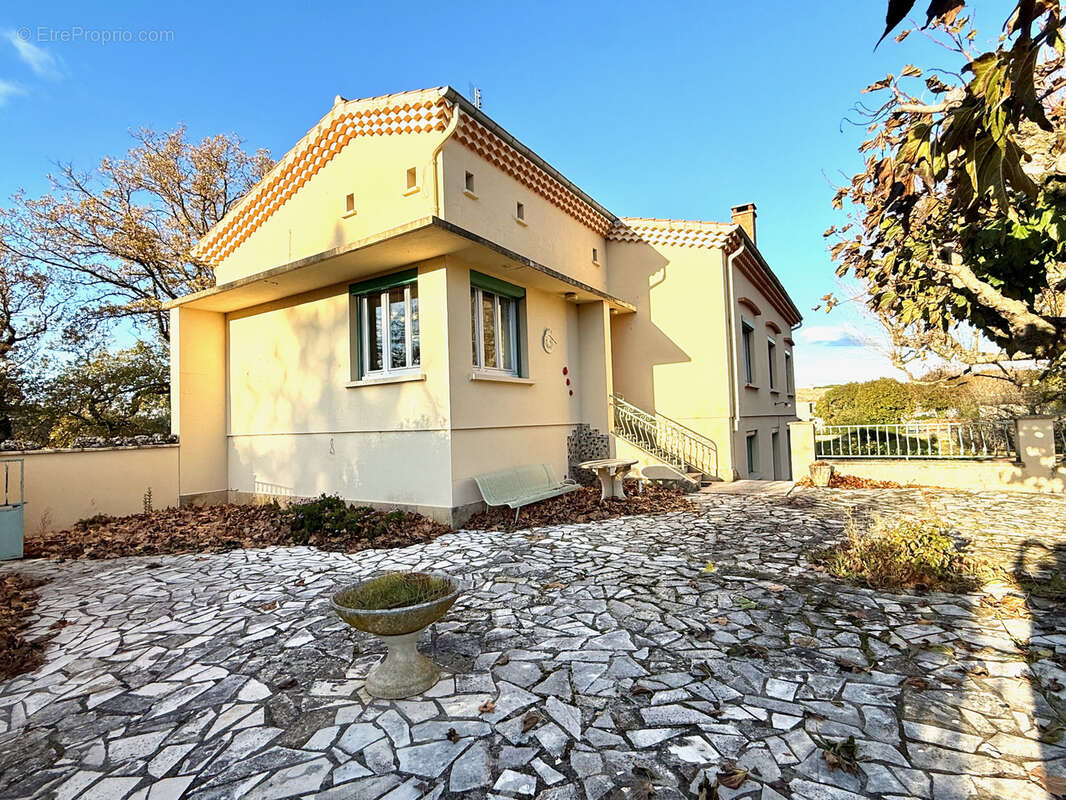 Maison à SUZE-LA-ROUSSE