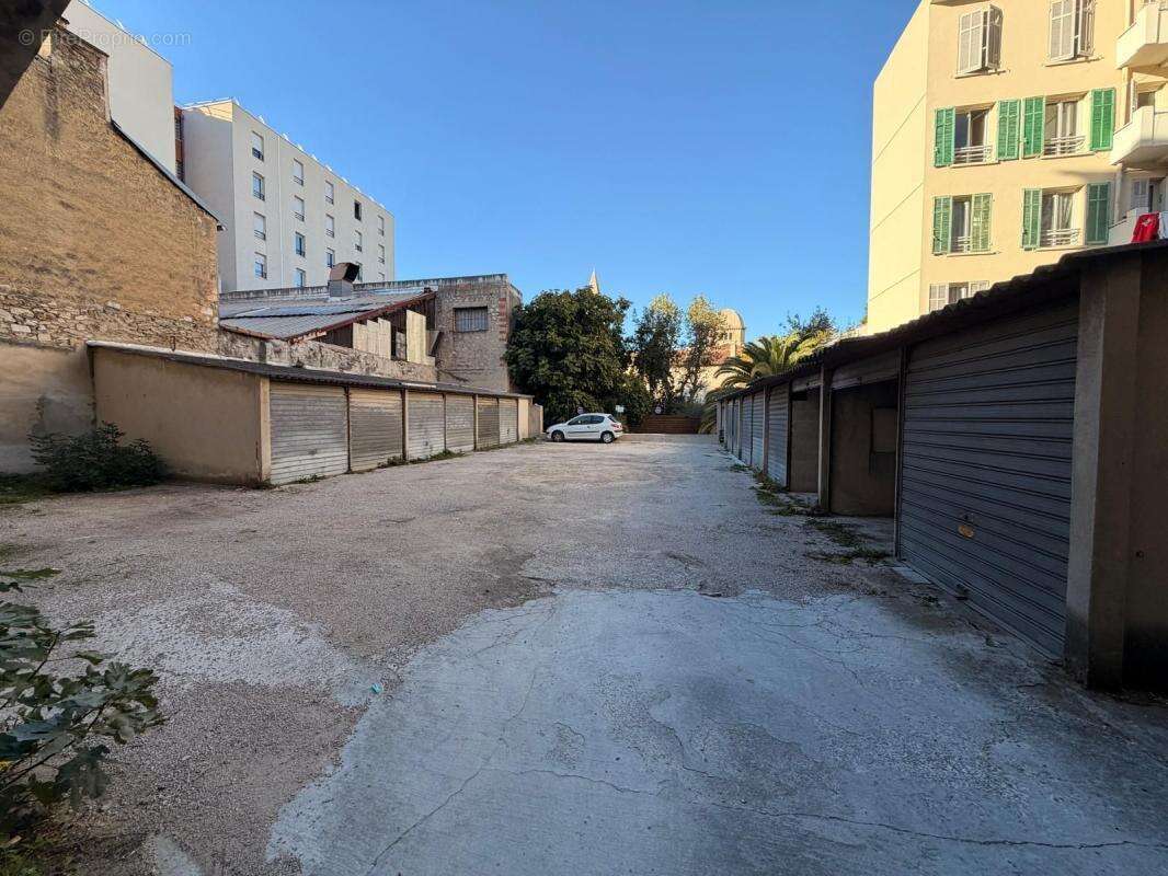 Appartement à MARSEILLE-5E