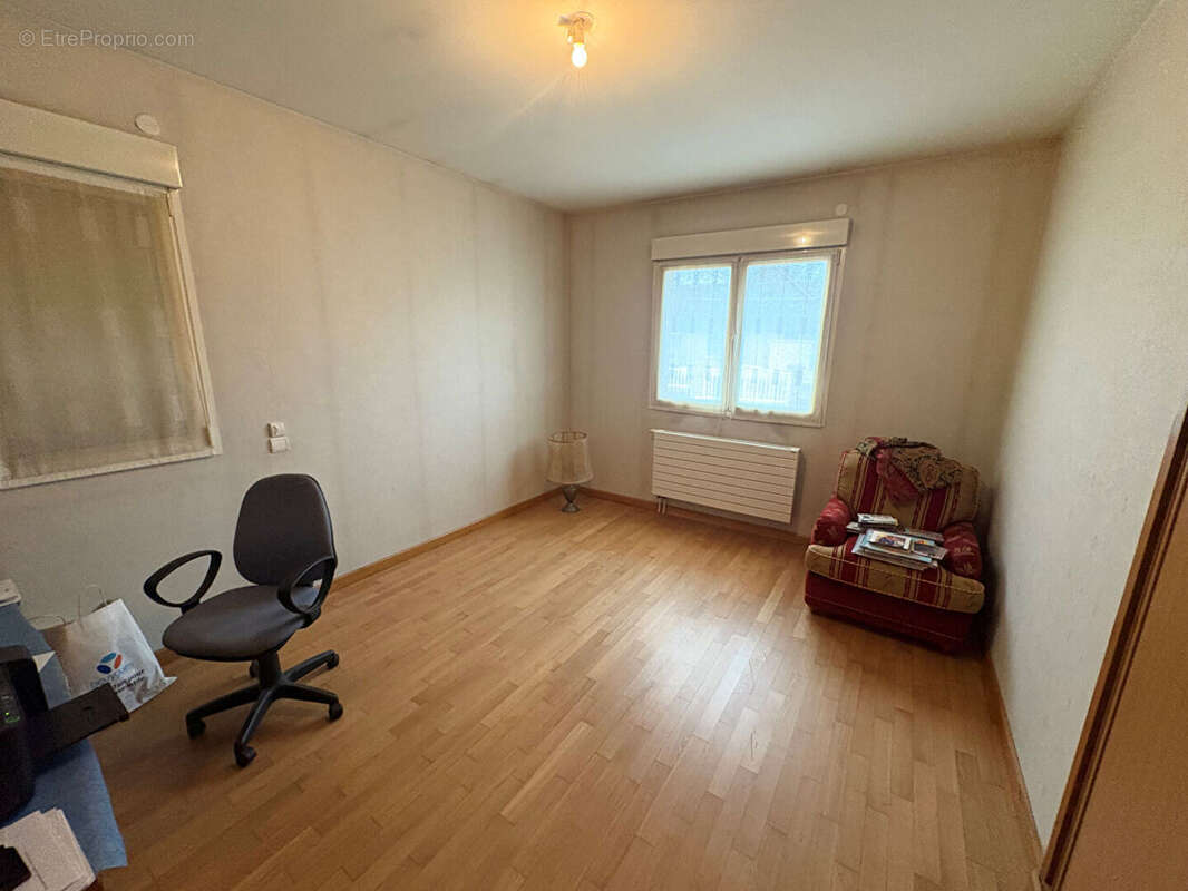 Maison à MOY-DE-L'AISNE