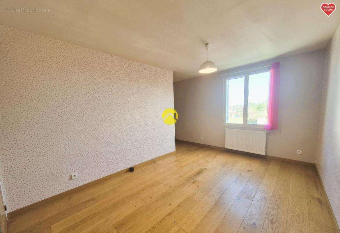 Maison à CHEZAL-BENOIT