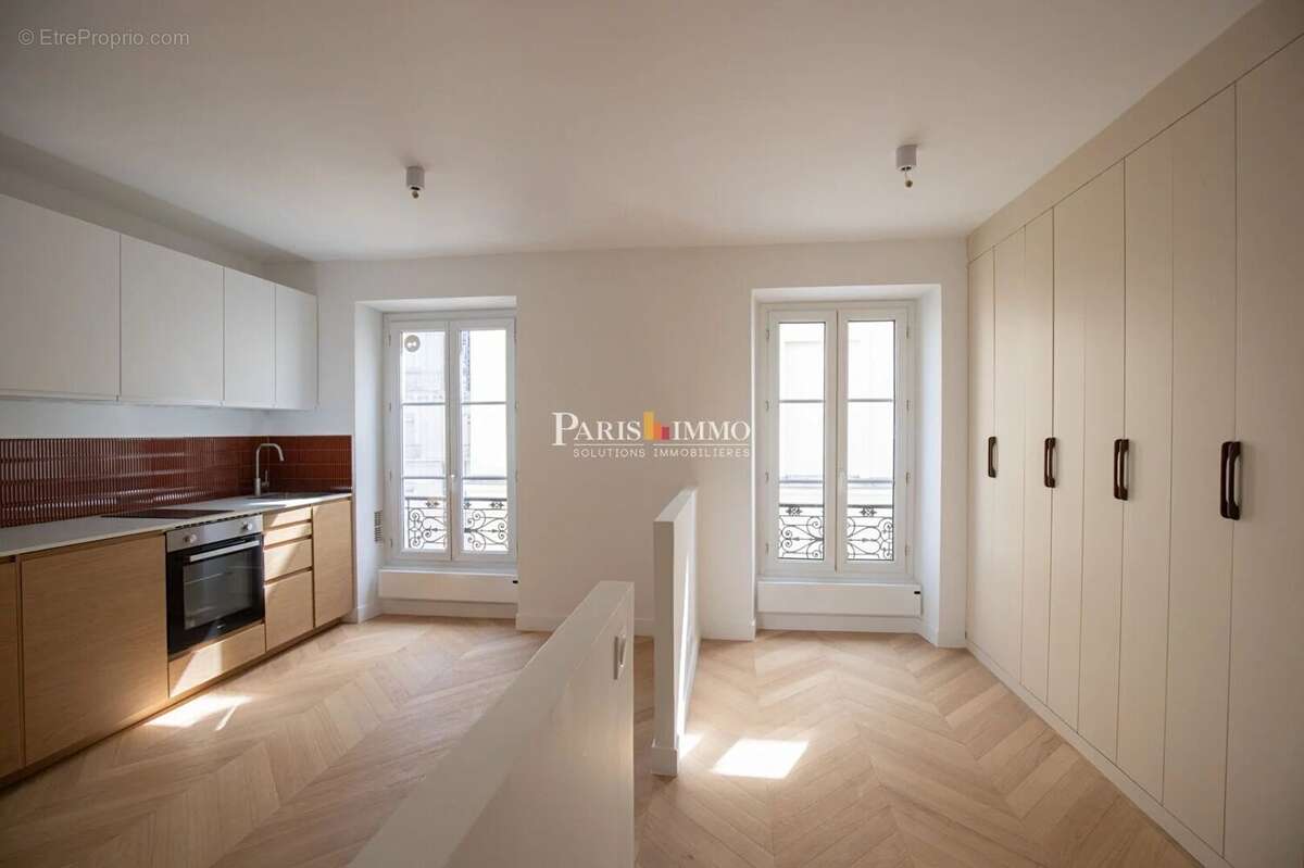 Appartement à PARIS-18E