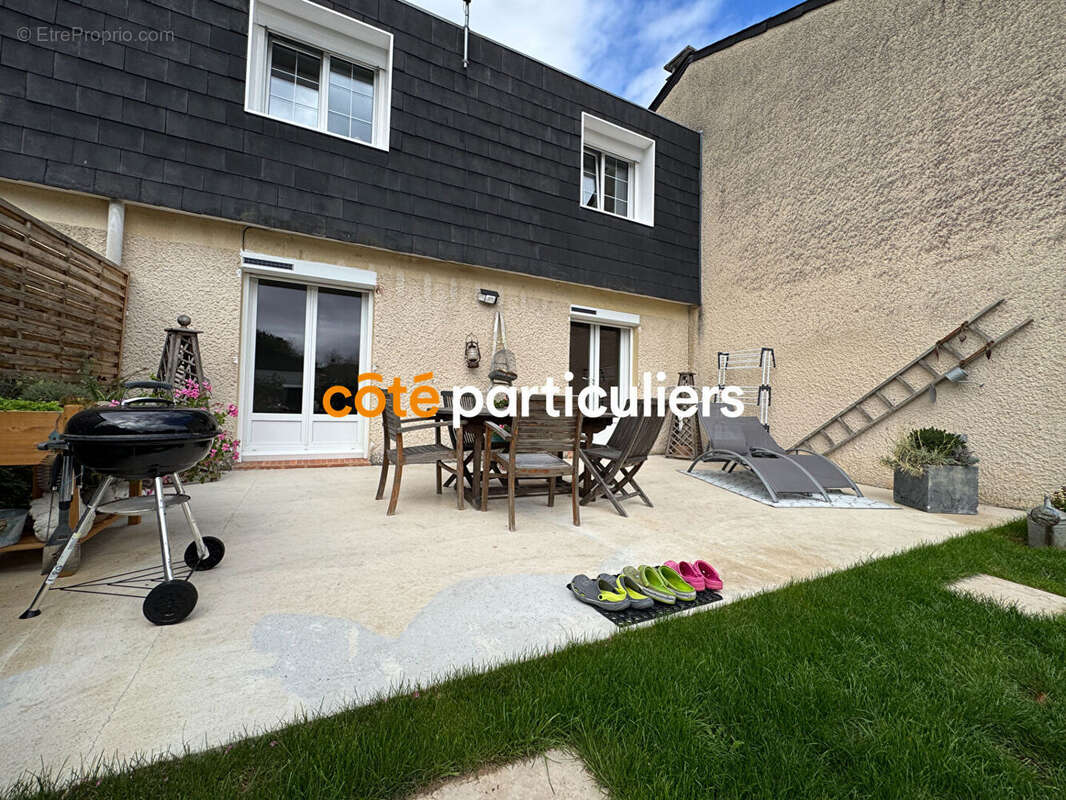 Maison à SAINT-SEBASTIEN-DE-MORSENT