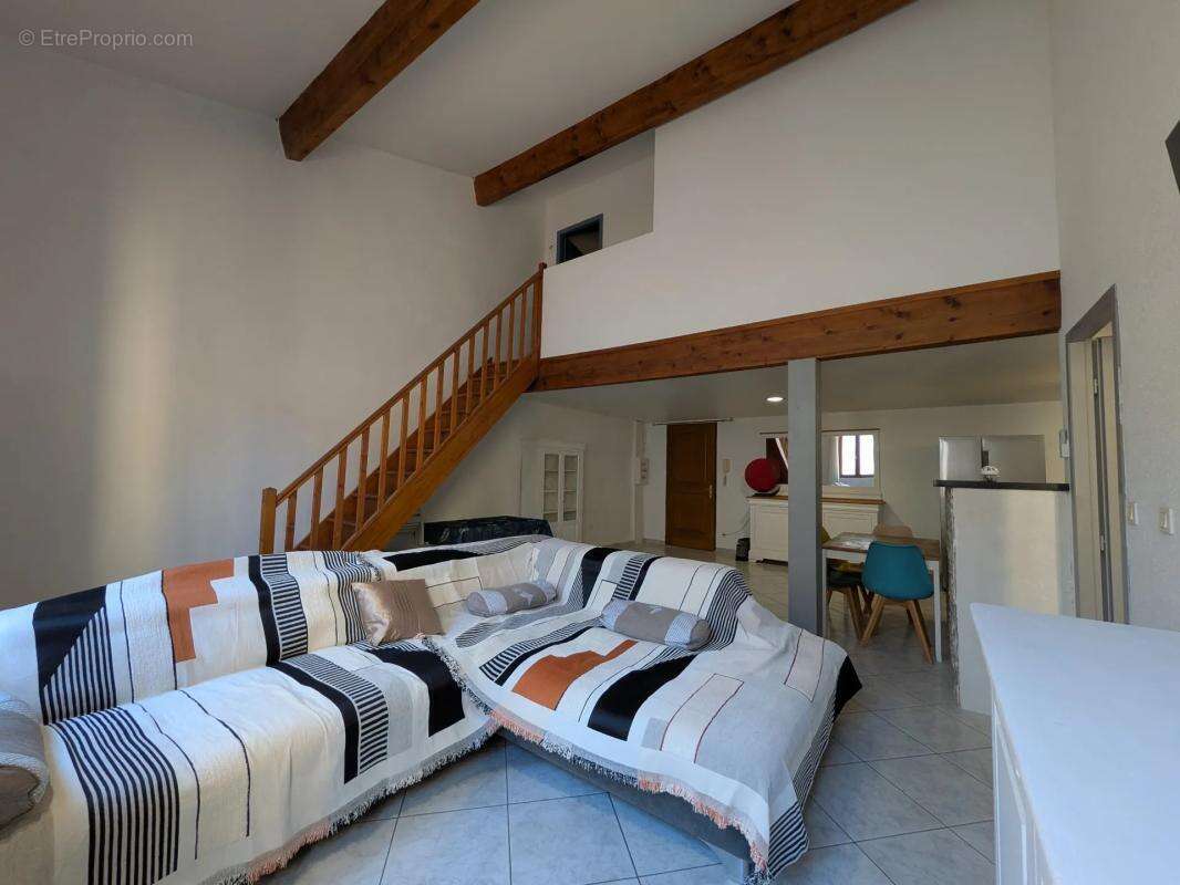 Appartement à LEZIGNAN-CORBIERES